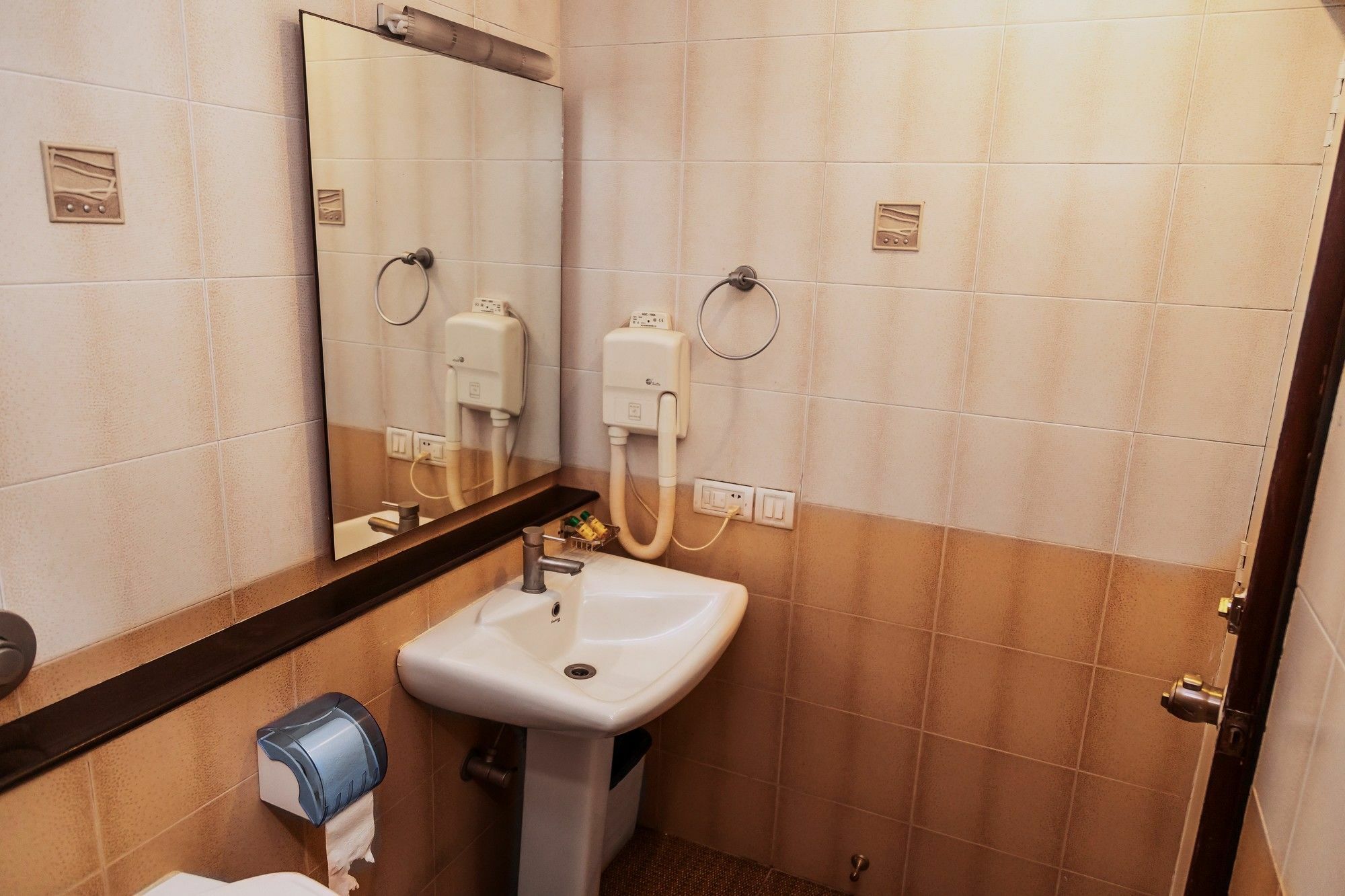 Fabhotel Oriental Suites บังกาลอร์ ภายนอก รูปภาพ